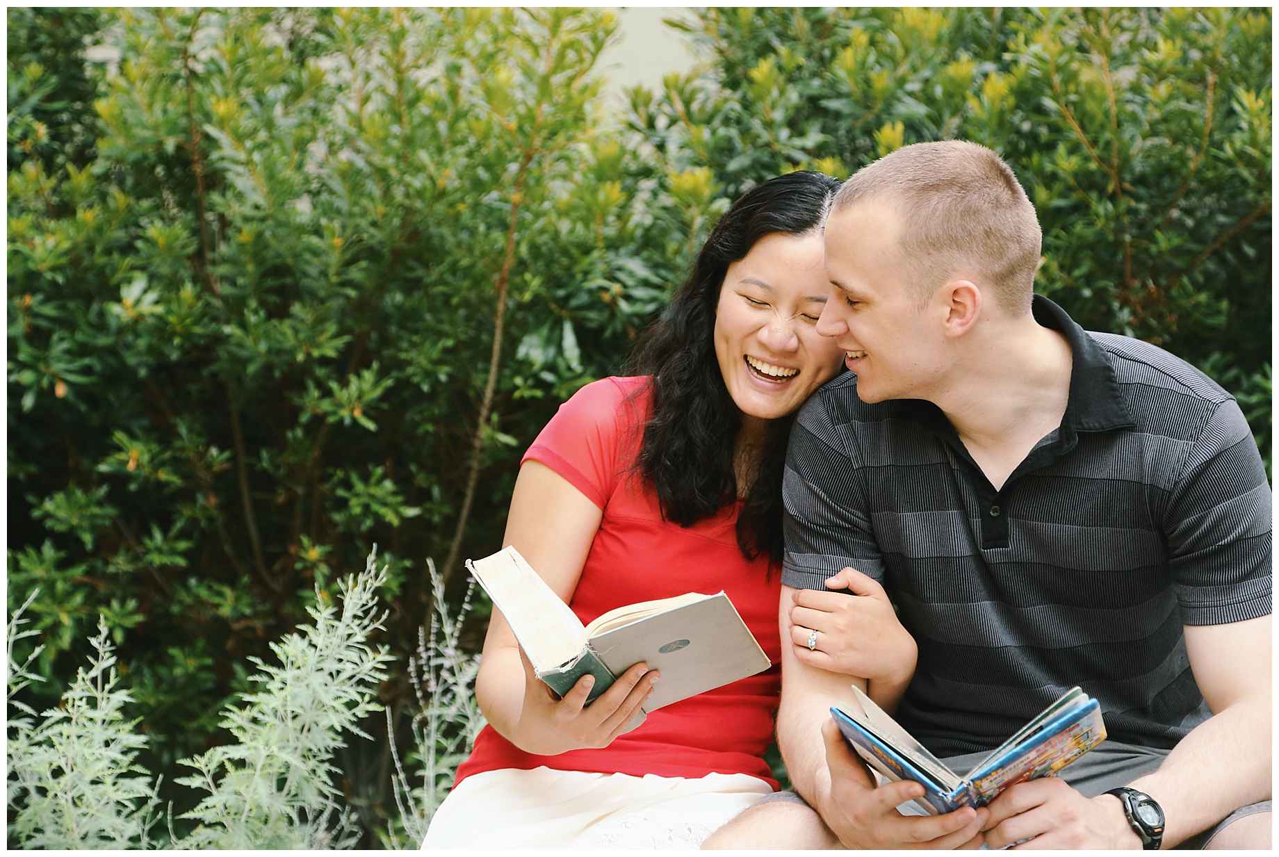 klyde-warren-park-engagement-photos-09
