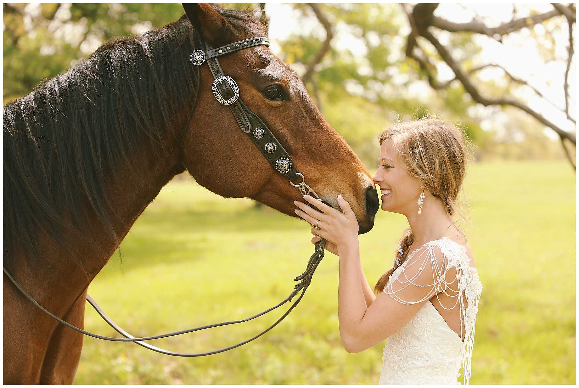 bride-on-a-horse-east-texas-06