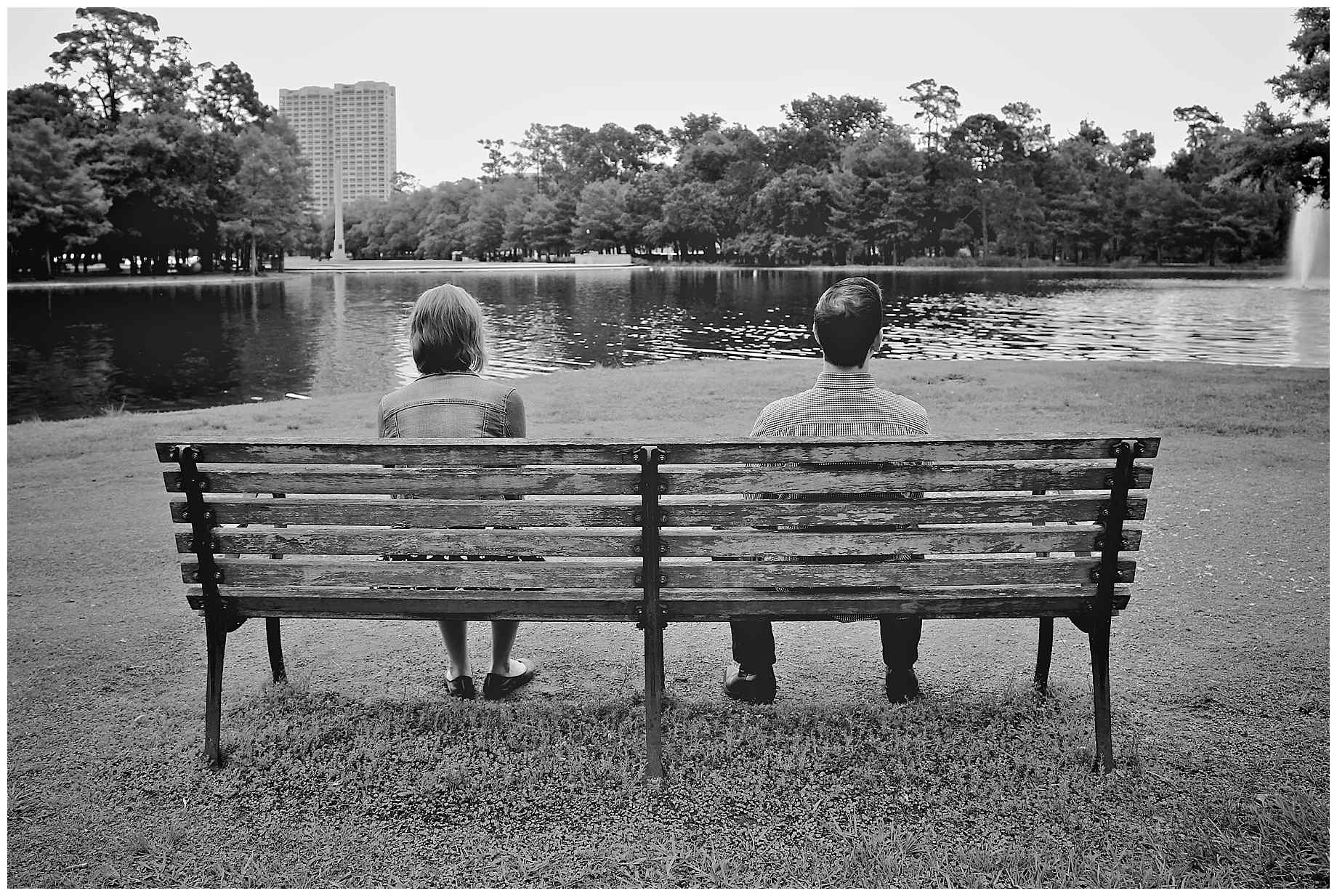 hermann-park-houston-engagement-photos-06