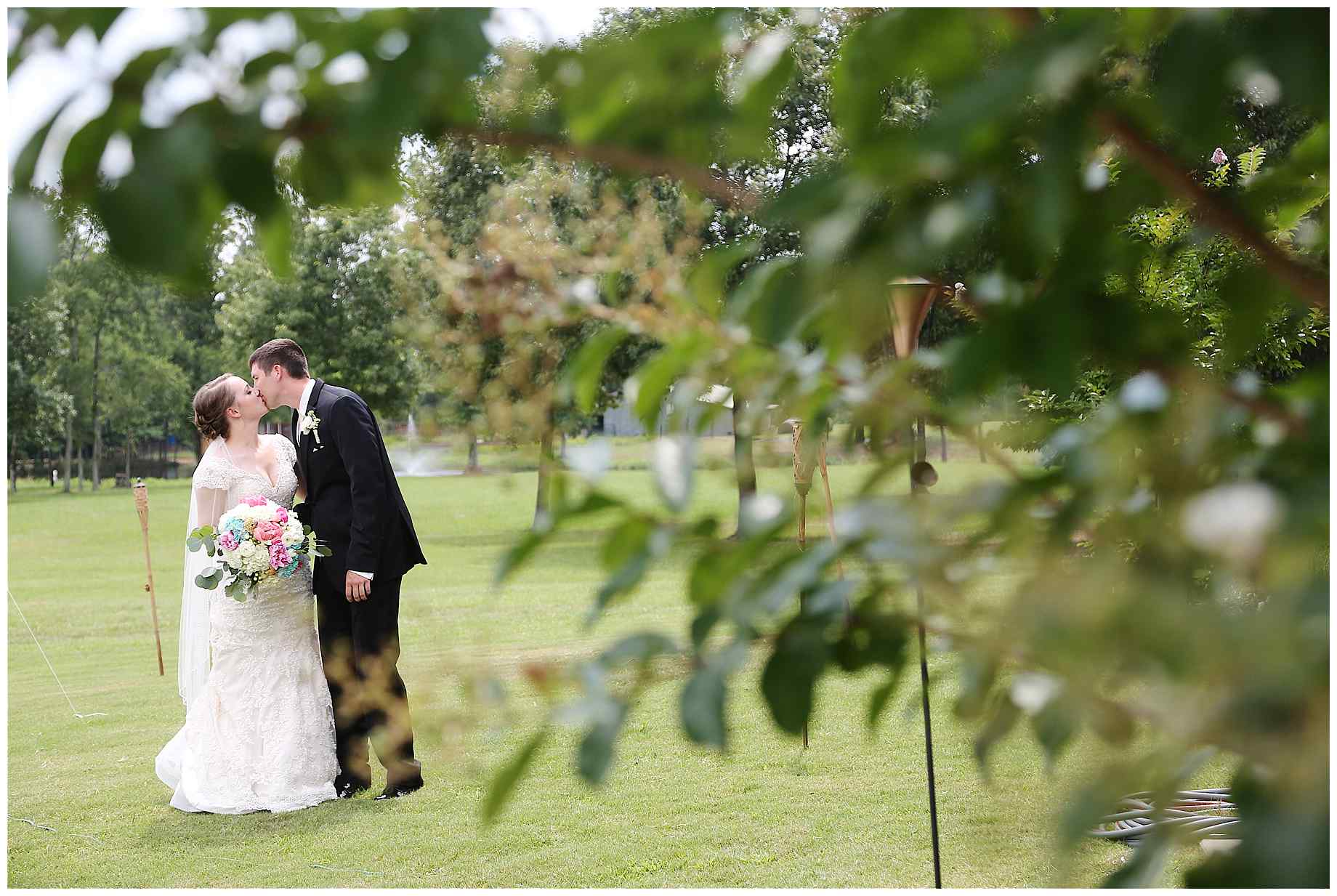 landing-event-center-joshua-farms-wedding-photos-012